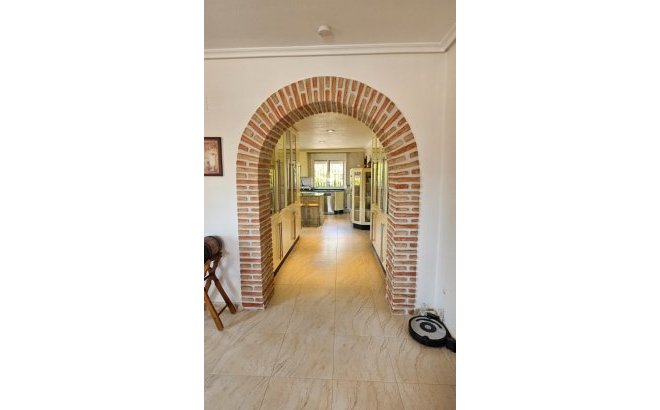 Resale - Villa -
Pinar de Campoverde - Inland