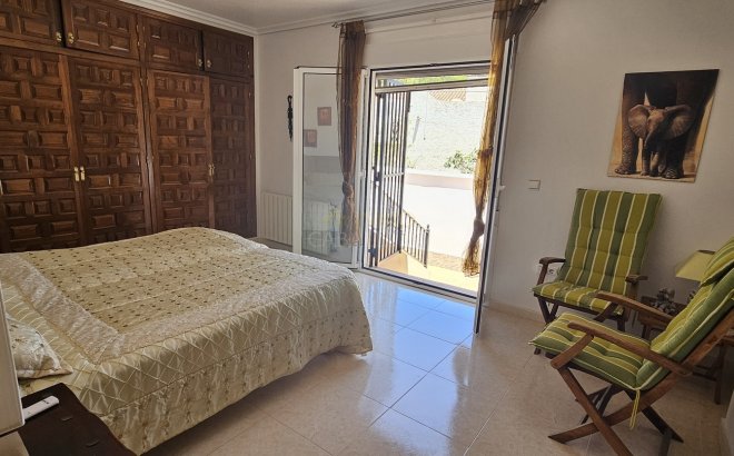 Resale - Villa -
Pinar de Campoverde - Inland