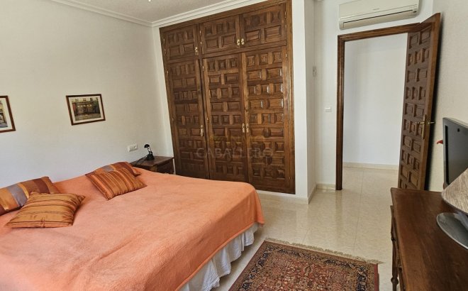 Resale - Villa -
Pinar de Campoverde - Inland