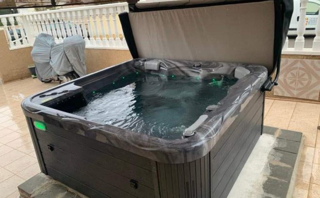 Herverkoop - Villa -
Villamartin - Costa Blanca