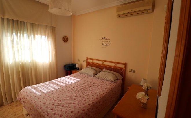 Herverkoop - Villa -
Villamartin - Costa Blanca