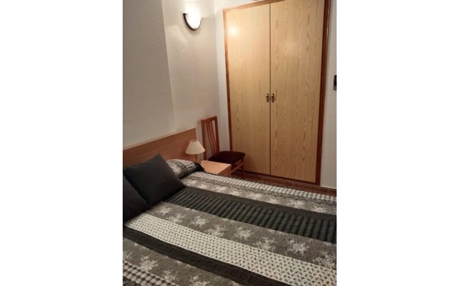 Resale - Apartment -
Torrevieja - Parque Acuático - Sector 25