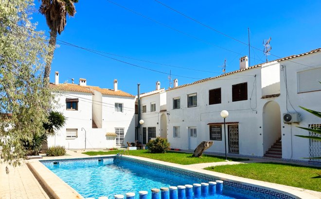 Resale - Bungalow -
Orihuela Costa - Costa Blanca