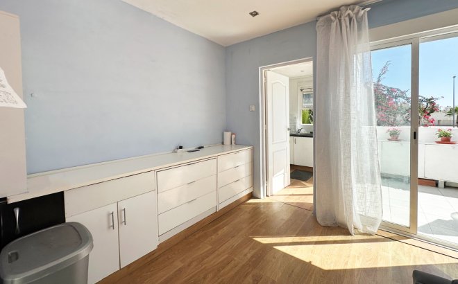 Resale - Bungalow -
Orihuela Costa - Costa Blanca