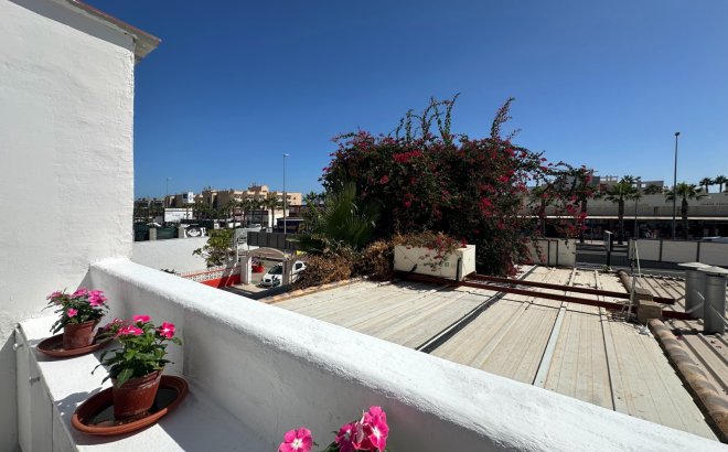 Resale - Bungalow -
Orihuela Costa - Costa Blanca