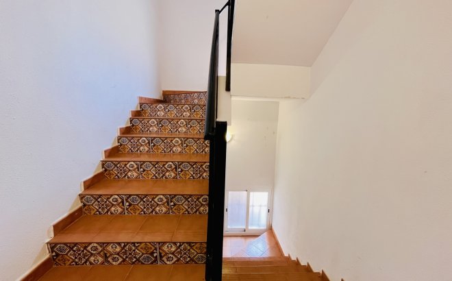 Resale - Commercial -
San Miguel de Salinas - Inland