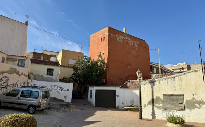 Resale - Commercial -
San Miguel de Salinas - Inland