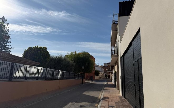 Resale - Commercial -
San Miguel de Salinas - Inland