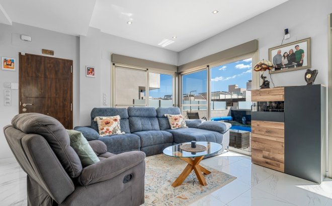 Resale - Villa -
Orihuela Costa - Costa Blanca