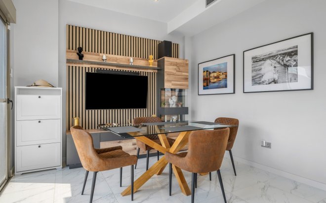 Resale - Villa -
Orihuela Costa - Costa Blanca