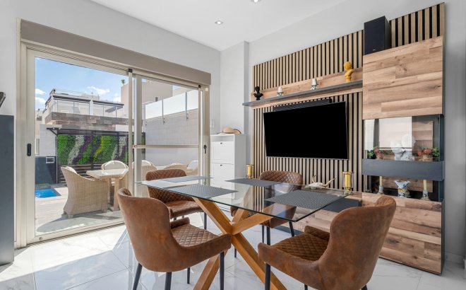 Resale - Villa -
Orihuela Costa - Costa Blanca