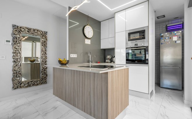 Resale - Villa -
Orihuela Costa - Costa Blanca