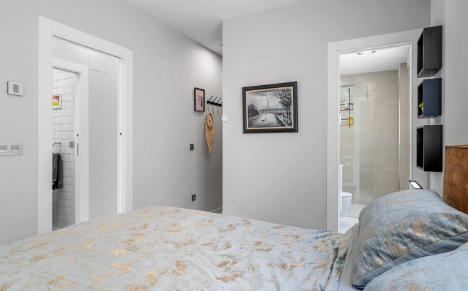 Resale - Villa -
Orihuela Costa - Costa Blanca