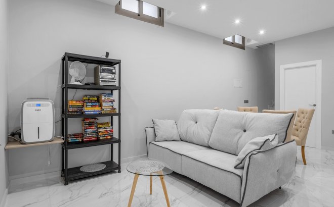 Resale - Villa -
Orihuela Costa - Costa Blanca