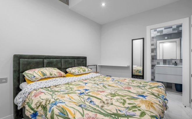 Resale - Villa -
Orihuela Costa - Costa Blanca