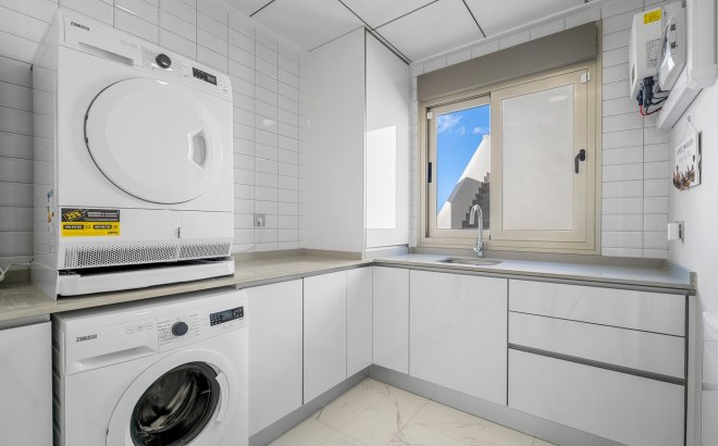 Resale - Villa -
Orihuela Costa - Costa Blanca