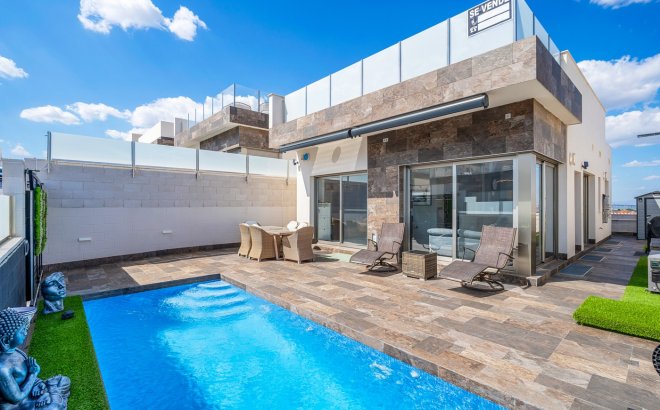 Resale - Villa -
Orihuela Costa - Costa Blanca