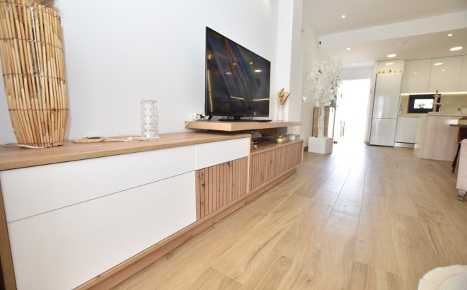 Resale - Apartment -
Torrevieja - Costa Blanca