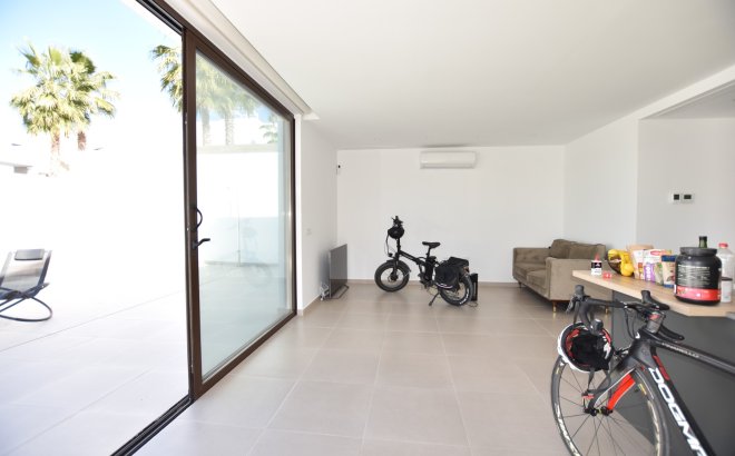 Resale - Villa -
Benijofar - Costa Blanca