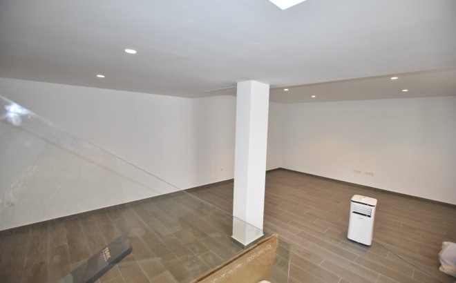 Resale - Villa -
Benijofar - Costa Blanca