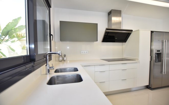 Resale - Villa -
San Miguel de Salinas - Inland