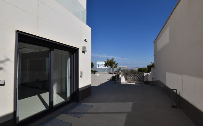 Resale - Villa -
San Miguel de Salinas - Inland