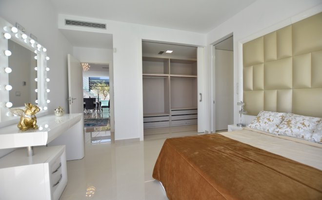 Resale - Villa -
San Miguel de Salinas - Inland