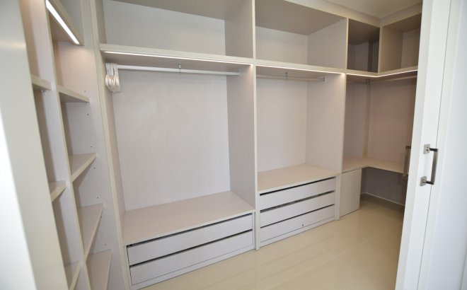 Resale - Villa -
San Miguel de Salinas - Inland