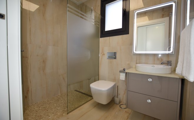 Resale - Villa -
San Miguel de Salinas - Inland