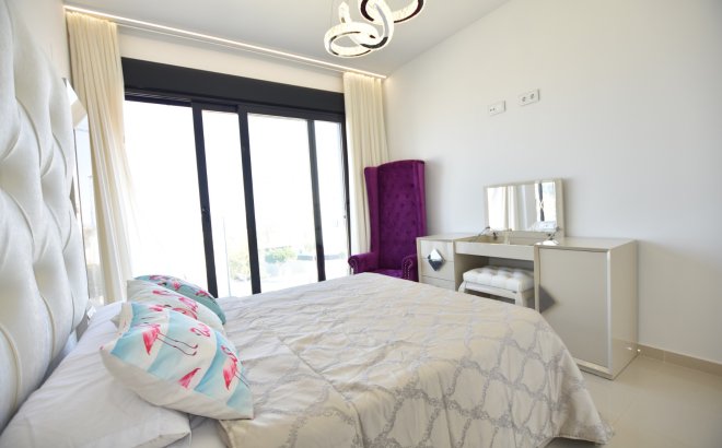 Resale - Villa -
San Miguel de Salinas - Inland