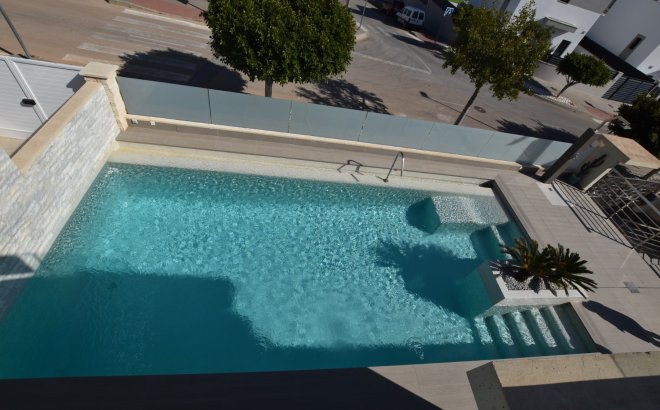 Resale - Villa -
San Miguel de Salinas - Inland