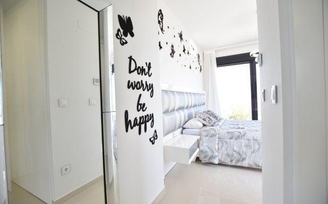 Resale - Villa -
San Miguel de Salinas - Inland