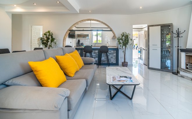 Resale - Villa -
Torrevieja - Costa Blanca