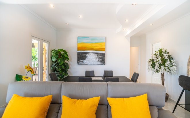 Resale - Villa -
Torrevieja - Costa Blanca