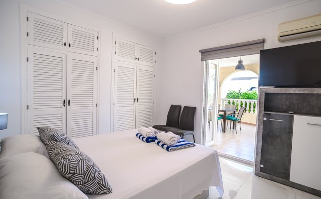 Resale - Villa -
Torrevieja - Costa Blanca