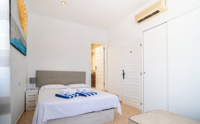 Resale - Villa -
Torrevieja - Costa Blanca