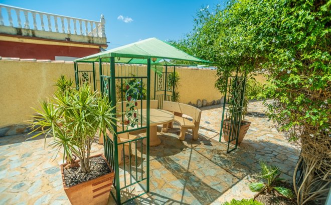 Resale - Villa -
Torrevieja - Costa Blanca
