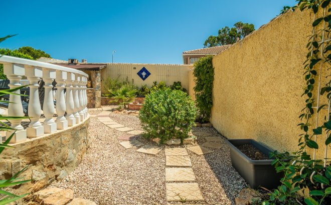 Resale - Villa -
Torrevieja - Costa Blanca