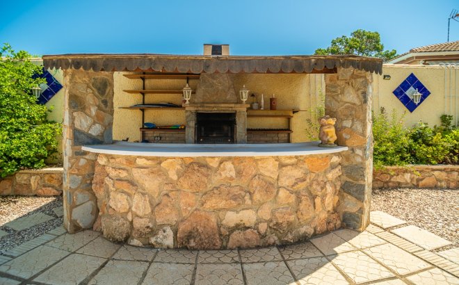 Resale - Villa -
Torrevieja - Costa Blanca