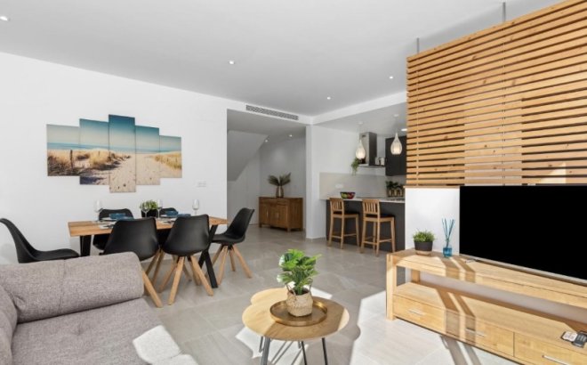 Herverkoop - Villa -
San Miguel de Salinas - Inland