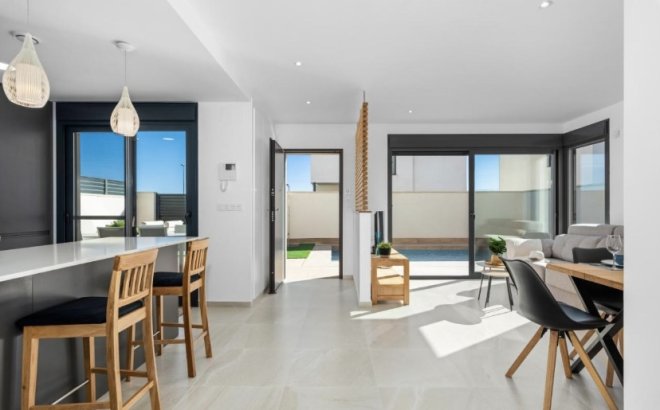 Herverkoop - Villa -
San Miguel de Salinas - Inland