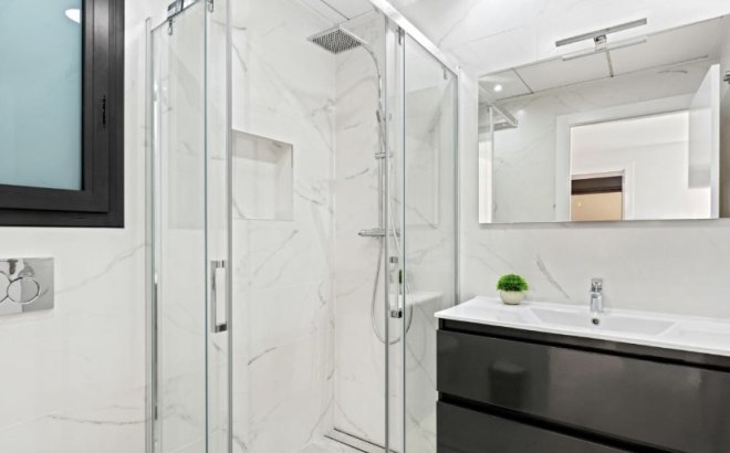 Herverkoop - Villa -
San Miguel de Salinas - Inland