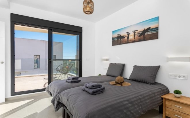 Herverkoop - Villa -
San Miguel de Salinas - Inland