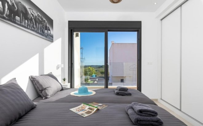 Herverkoop - Villa -
San Miguel de Salinas - Inland