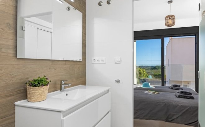 Herverkoop - Villa -
San Miguel de Salinas - Inland