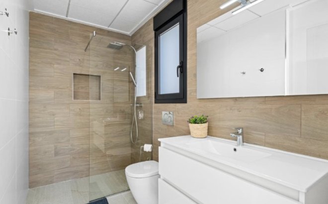 Herverkoop - Villa -
San Miguel de Salinas - Inland