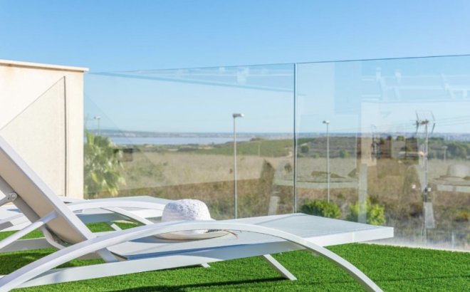 Herverkoop - Villa -
San Miguel de Salinas - Inland