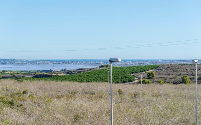 Herverkoop - Villa -
San Miguel de Salinas - Inland