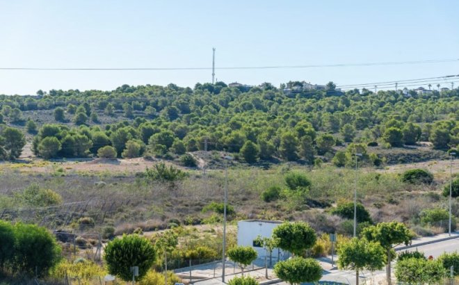 Herverkoop - Villa -
San Miguel de Salinas - Inland