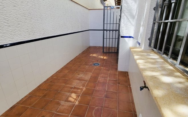 Resale - Town House -
San Miguel de Salinas - Inland